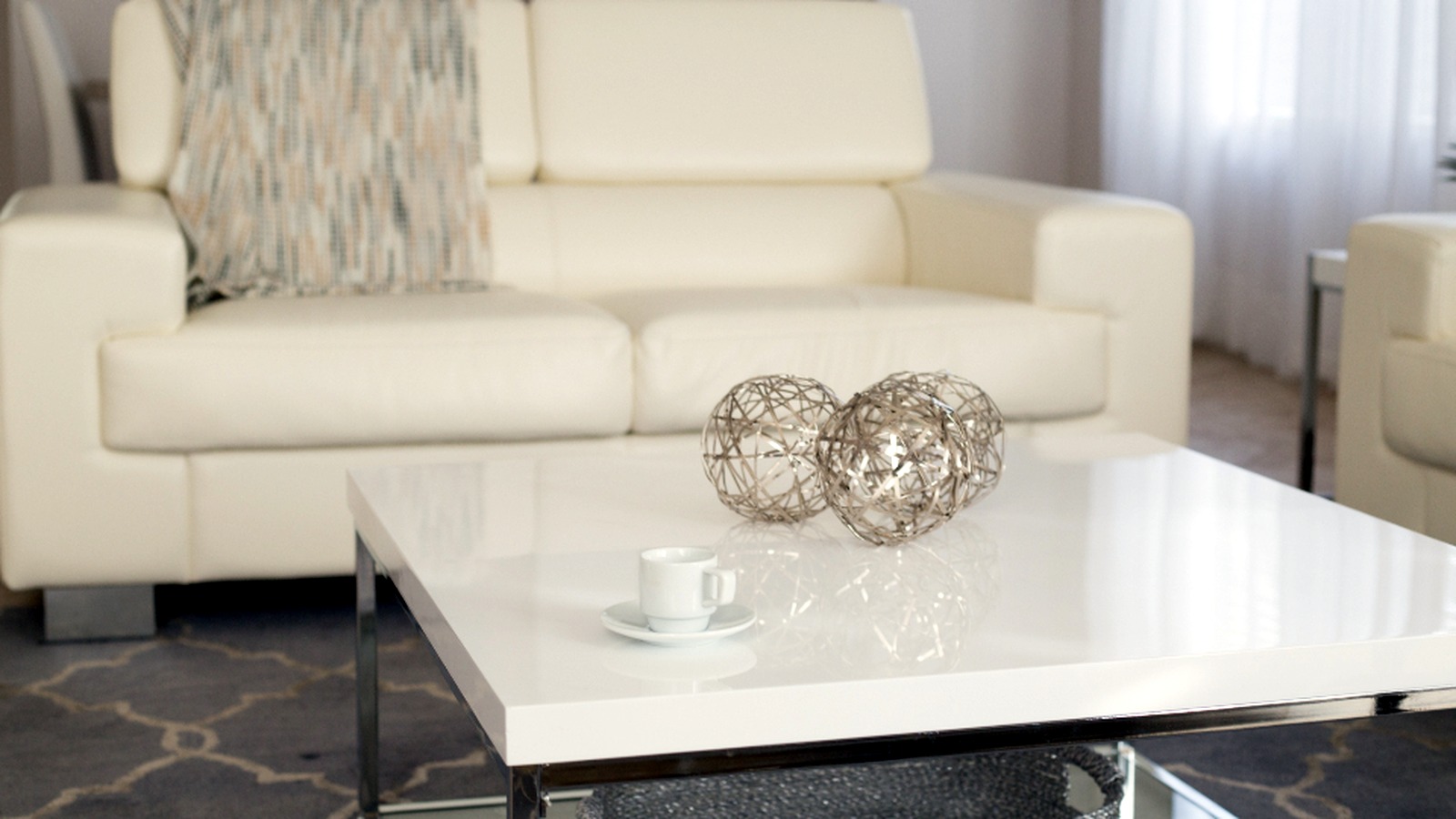 Best Nesting Coffee Tables for Small Spaces: Round, Glass, and Storage-Friendly Picks